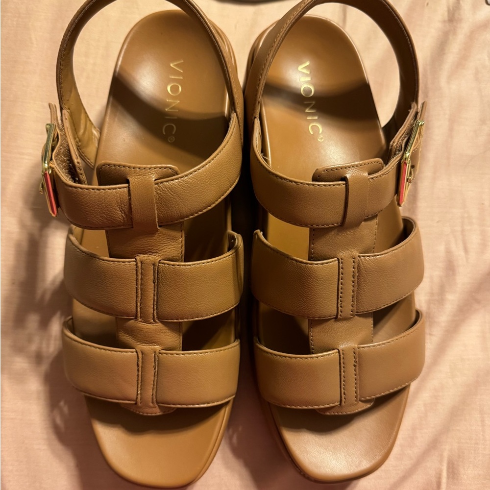 Vionic Delano Brown Strappy Sandals